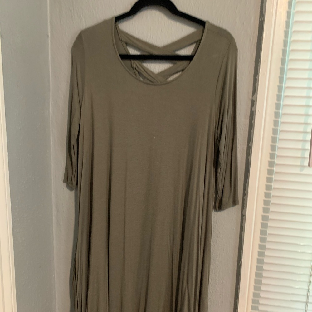 Green Dress with 3/4 length sleeves